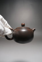 Load image into Gallery viewer, 135ml Xishi Nixing Teapot by Li Wenxin 李文新泥兴西施
