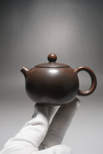 Load image into Gallery viewer, 135ml Xishi Nixing Teapot by Li Wenxin 李文新泥兴西施
