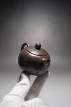 Load image into Gallery viewer, 135ml Xishi Nixing Teapot by Li Wenxin 李文新泥兴西施
