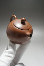 Load image into Gallery viewer, 135ml Xishi Nixing Teapot by Li Wenxin 李文新泥兴西施
