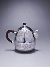 Load image into Gallery viewer, 999 Pure Silver Handmade Egg Shape Teapot 全手工纯银999蛋形壶 135ml
