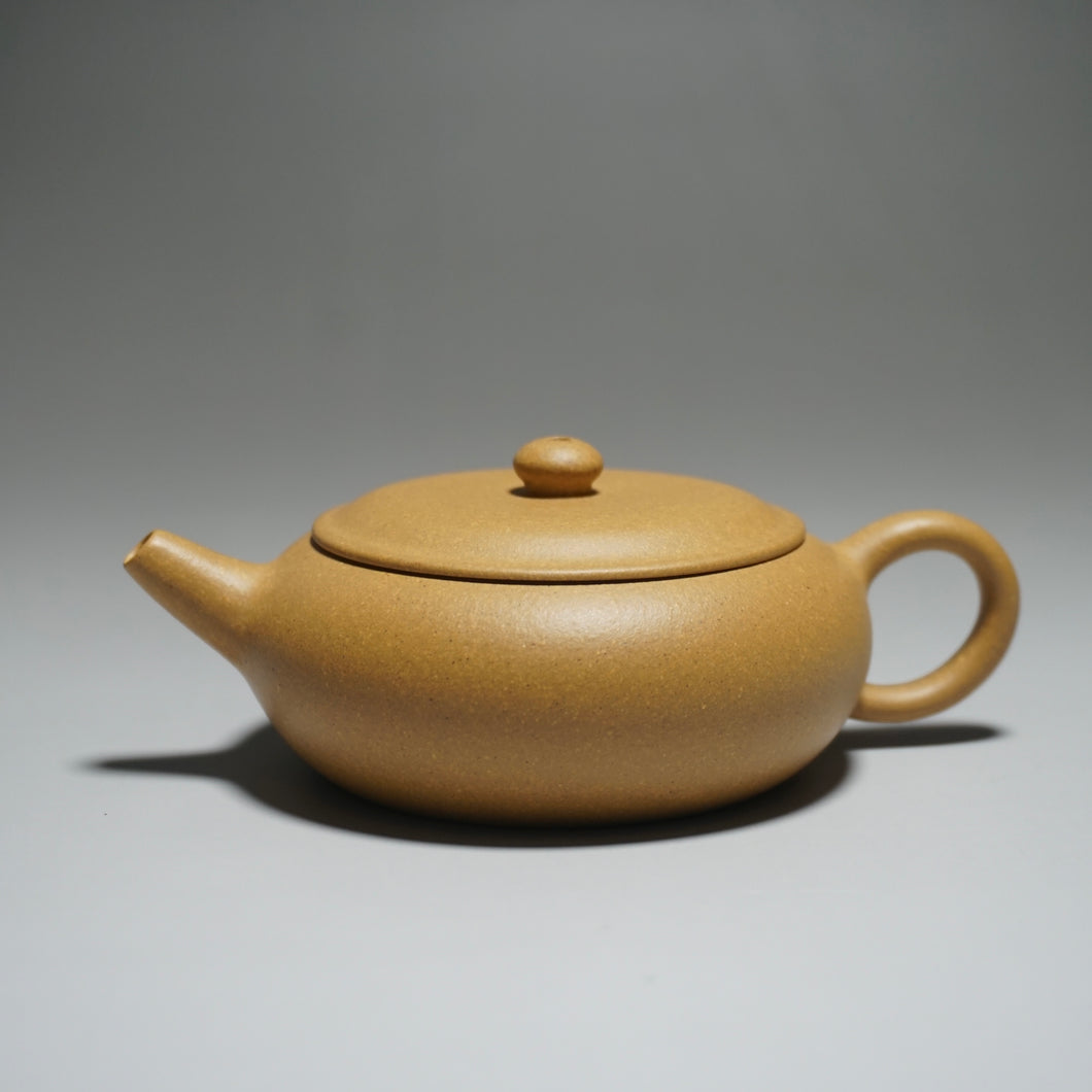 Huangjin Duan Xiangyu Yixing Teapot 黄金段香玉壶  135ml