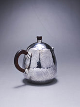 Load image into Gallery viewer, 999 Pure Silver Handmade Egg Shape Teapot 全手工纯银999蛋形壶 135ml
