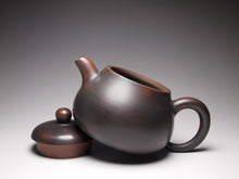 Load image into Gallery viewer, Junde Nixing Teapot by Wu Sheng Sheng 吴盛胜君德 135ml
