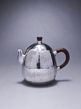 Load image into Gallery viewer, 999 Pure Silver Handmade Egg Shape Teapot 全手工纯银999蛋形壶 135ml
