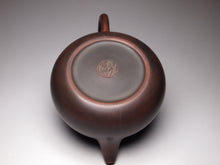 Load image into Gallery viewer, 135ml Junle Nixing Teapot by Wu Sheng Sheng 吴盛胜坭兴君乐
