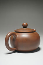 Load image into Gallery viewer, 135ml Bianhu Nixing Teapot by Li Wenxin 坭兴李文新扁壶
