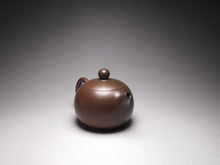 Load image into Gallery viewer, 130ml Xishi Nixing Teapot by Li Wenxin 李文新泥兴西施
