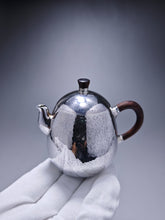 Load image into Gallery viewer, 999 Pure Silver Handmade Egg Shape Teapot 全手工纯银999蛋形壶 135ml
