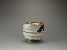 Load image into Gallery viewer, Shino Glazed Stoneware Teacup no.13 手工陶艺志野杯 116ml
