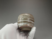 Load image into Gallery viewer, Shino Glazed Stoneware Teacup no.13 手工陶艺志野杯 116ml
