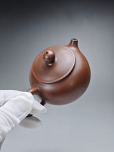 Load image into Gallery viewer, 140ml Round Nixing Teapot by Li Wenxin 李文新扁壶
