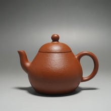 Load image into Gallery viewer, Zhuni Dahongpao New Pear Yixing Teapot 朱泥大红袍梨形 140ml
