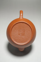 Load image into Gallery viewer, Zhuni Dahongpao New Pear Yixing Teapot 朱泥大红袍梨形 140ml

