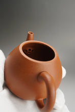 Load image into Gallery viewer, Zhuni New Pear Yixing Teapot 朱泥新梨形 140ml
