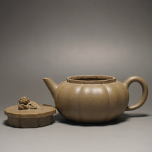 Load image into Gallery viewer, Fully Handmade Jiangpo-Qingni Jingwen Lion Head Yixing Teapot by Feng Tao 全手工冯涛降坡青泥筋纹狮球 140ml
