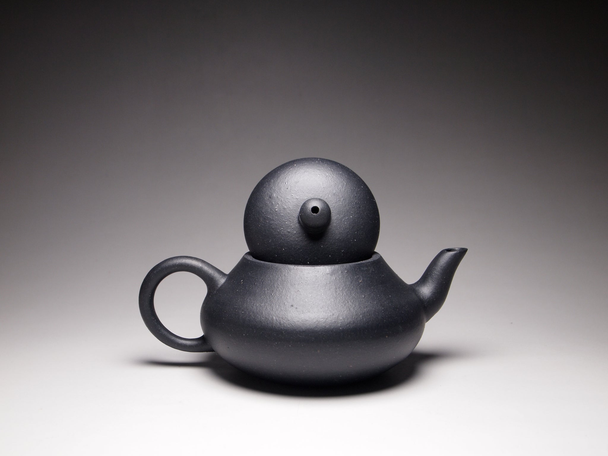 Heini (Wuhui 5 Colour Clay) Pear Yixing Teapot 捂灰五色土紫砂梨形壶 145ml