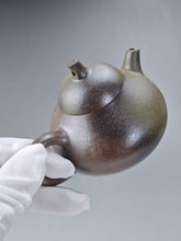 Load image into Gallery viewer, Wood Fired Melon Dicaoqing Yixing Teapot 柴烧紫泥瓢瓜 140ml
