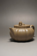 Load image into Gallery viewer, Fully Handmade Jiangpo-Qingni Jingwen Lion Head Yixing Teapot by Feng Tao 全手工冯涛降坡青泥筋纹狮球 140ml
