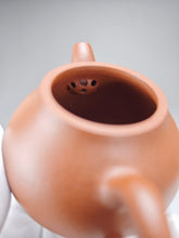 Load image into Gallery viewer, Red Jiangponi Panhu Yixing Teapot 降坡红泥潘壶 140ml
