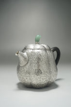 Load image into Gallery viewer, 999 Pure Silver Handmade Mellon Teapot 全手工纯银999壶 140ml
