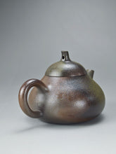 Load image into Gallery viewer, Wood Fired Melon Dicaoqing Yixing Teapot 柴烧紫泥瓢瓜 140ml
