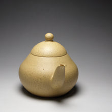 Load image into Gallery viewer, Benshan Lüni  Pear Yixing Teapot 本山绿泥梨形壶 140ml
