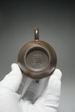 Load image into Gallery viewer, Wood Fired Zhihu Dicaoqing Yixing Teapot 底槽清柴烧执壶 140ml
