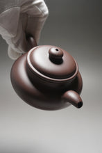 Load image into Gallery viewer, Dicaoqing Fanggu Yixing Teapot 底槽清寿珍仿古 145ml
