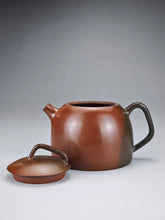 Load image into Gallery viewer, 145ml Nixing &#39;Little Kettle&#39; Teapot with Yaobian by Li Wenxin 李文新阴阳秦权
