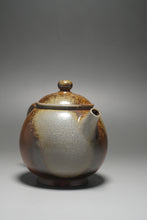 Load image into Gallery viewer, Wood Fired Round Nixing Teapot by Li Wenxin 李文新柴烧坭兴壶 145ml
