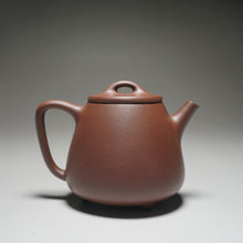 Load image into Gallery viewer, Lao Zini Tall Shipiao Yixing Teapot 老紫泥高石瓢 145ml
