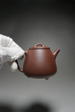 Load image into Gallery viewer, Lao Zini Tall Shipiao Yixing Teapot 老紫泥高石瓢 145ml
