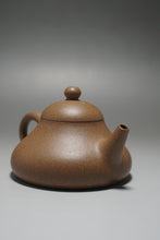 Load image into Gallery viewer, Lao Duanni Hulupiao yixing Teapot 老段泥葫芦瓢 150ml
