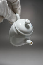 Load image into Gallery viewer, Qinghua Duck Jingdezhen Porcelain Tall Teapot 青花手绘高士壶 150ml
