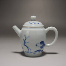 Load image into Gallery viewer, Qinghua Bird and Fish Jingdezhen Porcelain Tall Teapot 青花手绘高士壶 150ml
