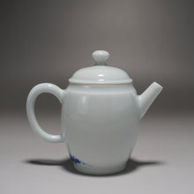 Load image into Gallery viewer, Qinghua Bird and Fish Jingdezhen Porcelain Tall Teapot 青花手绘高士壶 150ml
