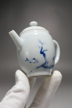 Load image into Gallery viewer, Qinghua Bird and Fish Jingdezhen Porcelain Tall Teapot 青花手绘高士壶 150ml
