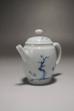 Load image into Gallery viewer, Qinghua Bird and Fish Jingdezhen Porcelain Tall Teapot 青花手绘高士壶 150ml
