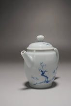 Load image into Gallery viewer, Qinghua Bird and Fish Jingdezhen Porcelain Tall Teapot 青花手绘高士壶 150ml
