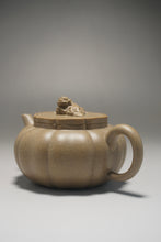 Load image into Gallery viewer, Fully Handmade Jiangpo-Qingni Jingwen Lion Head Yixing Teapot by Feng Tao 全手工冯涛降坡青泥筋纹狮球 150ml
