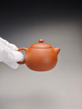 Load image into Gallery viewer, Zhuni Xishi Yixing Teapot 朱泥西施 150ml
