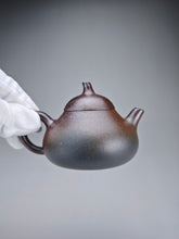 Load image into Gallery viewer, Wood Fired Lao Zini Mellon Yixing Teapot 柴烧老紫泥匏瓜 150ml
