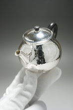 Load image into Gallery viewer, 999 Pure Silver Handmade Elegant Teapot no.2 全手工纯银999壶 150ml
