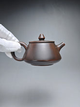 Load image into Gallery viewer, 150ml Shipiao Nixing Teapot 坭兴石瓢壶 by Wu Sheng Sheng
