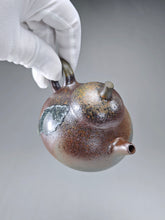 Load image into Gallery viewer, Wood Fired Lao Zini Mellon Yixing Teapot with Ash Glaze Tear 柴烧老紫泥匏瓜 150ml
