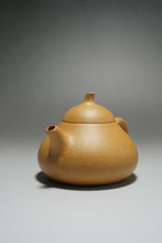 Load image into Gallery viewer, Huangjin Duan Melon Yixing Teapot 黄金段匏瓜 150ml
