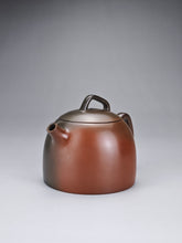 Load image into Gallery viewer, 150ml Nixing &#39;Little Kettle&#39; Teapot with Yaobian by Li Wenxin 李文新阴阳秦权
