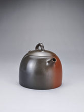 Load image into Gallery viewer, 150ml Nixing &#39;Little Kettle&#39; Teapot with Yaobian by Li Wenxin 李文新阴阳秦权
