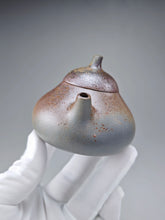 Load image into Gallery viewer, Wood Fired Lao Zini Mellon Yixing Teapot with Ash Glaze Tear 柴烧老紫泥匏瓜 150ml
